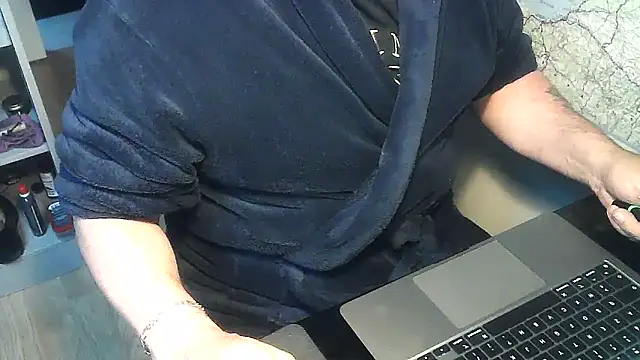 Snapshot of DUDURA@xh chatting on December 30, 3:12 pm DUDURAxh online show from December 30, 3:12 pm