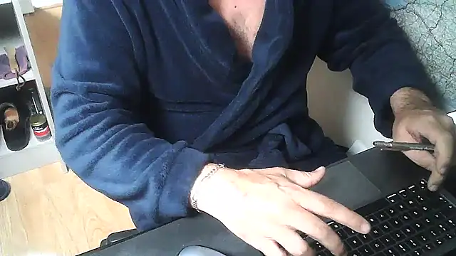 Snapshot of DUDURA@xh chatting on November 19, 8:03 am DUDURAxh online show from November 19, 8:03 am