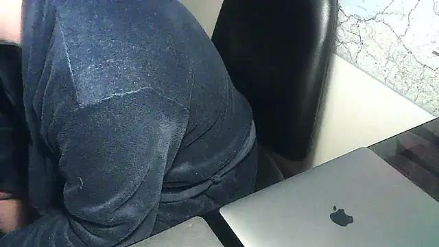 Snapshot of DUDURA@xh chatting on January 31, 6:24 am DUDURAxh online show from January 31, 6:24 am