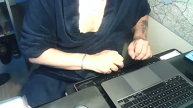 Snapshot of DUDURA@xh chatting on December 5, 7:29 am DUDURAxh online show from December 5, 7:29 am