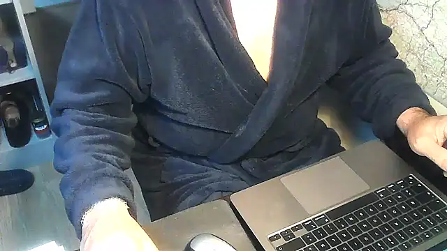 Snapshot of DUDURA@xh chatting on November 21, 7:29 am DUDURAxh online show from November 21, 7:29 am