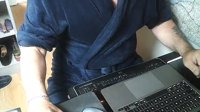 Snapshot of DUDURA@xh chatting on November 4, 7:45 am DUDURAxh online show from November 4, 7:45 am