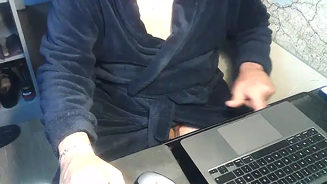 Snapshot of DUDURA@xh chatting on November 28, 7:19 am DUDURAxh online show from November 28, 7:19 am