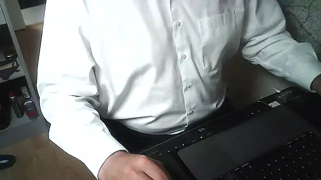 Snapshot of DUDURA@xh chatting on December 6, 10:21 am DUDURAxh online show from December 6, 10:21 am