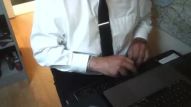 Snapshot of DUDURA@xh chatting on December 4, 1:14 pm DUDURAxh online show from December 4, 1:14 pm