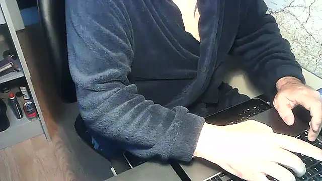 Snapshot of DUDURA@xh chatting on December 2, 3:31 pm DUDURAxh online show from December 2, 3:31 pm