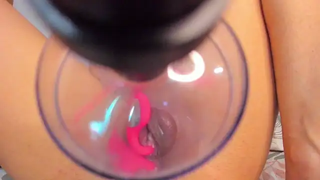 Snapshot of iamvicky_4 chatting on March 4, 4:31 am iamvicky 4 online show from March 4, 4:31 am