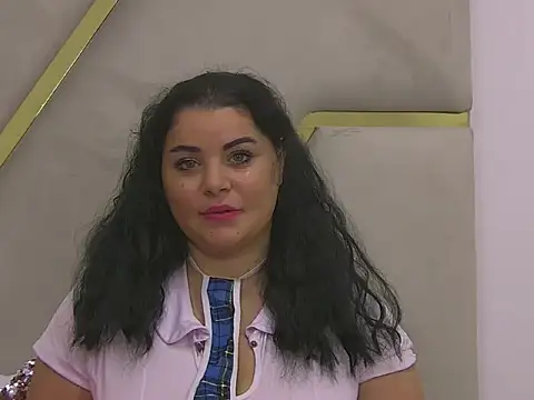 Snapshot of BustyMadison chatting on October 9, 6:14 am BustyMadison online show from October 9, 6:14 am