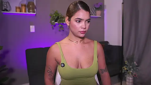 Snapshot of HannahEvanss chatting on November 19, 7:25 pm HannahEvanss online show from November 19, 7:25 pm