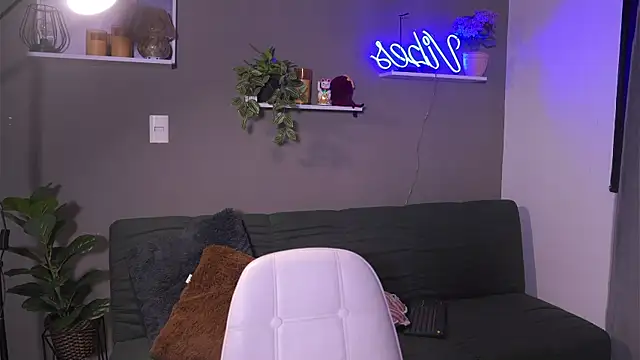 Snapshot of HannahEvanss chatting on November 26, 6:52 pm HannahEvanss online show from November 26, 6:52 pm