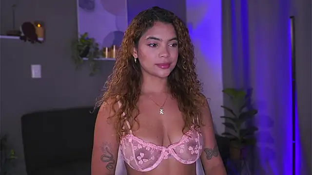 Snapshot of HannahEvanss chatting on September 27, 5:08 pm HannahEvanss online show from September 27, 5:08 pm