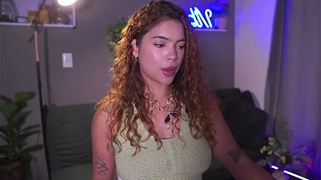 Snapshot of HannahEvanss chatting on October 29, 6:18 pm HannahEvanss online show from October 29, 6:18 pm