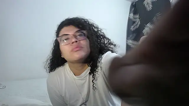 mabigomez00 online show from March 6, 7:36 am