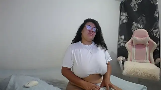 mabigomez00 online show from October 16, 9:28 am