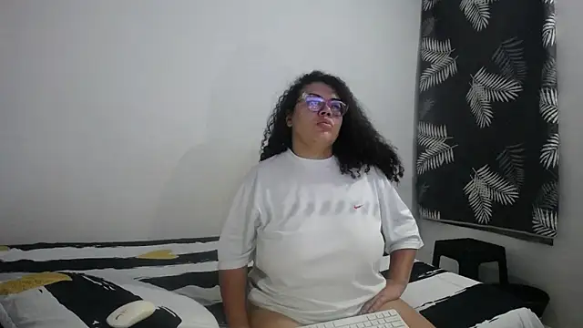 mabigomez00 online show from April 3, 9:27 am