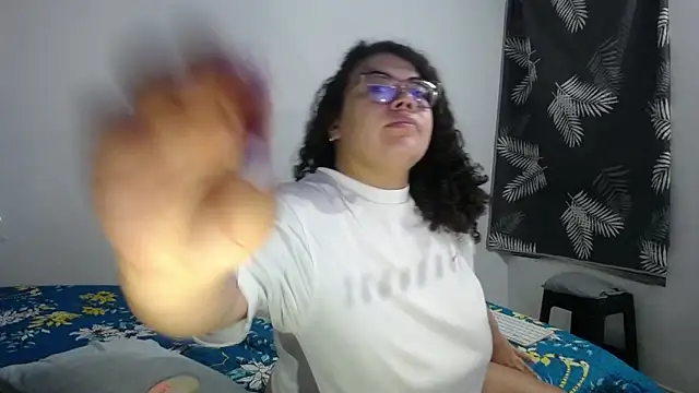 mabigomez00 online show from June 12, 9:18 am