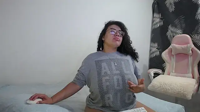 mabigomez00 online show from October 17, 12:36 am