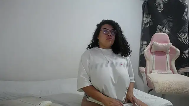 mabigomez00 online show from October 25, 9:19 am