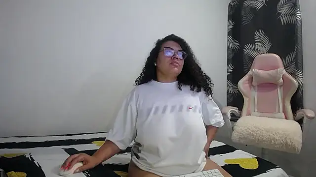 mabigomez00 online show from January 9, 9:38 am