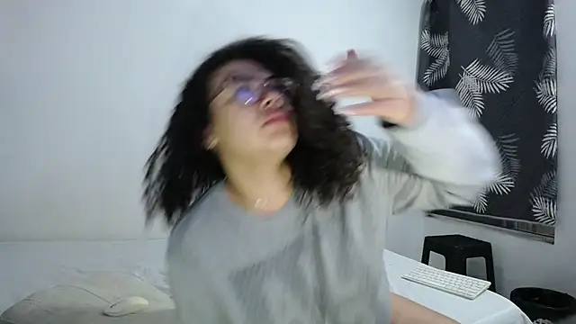 mabigomez00 online show from April 19, 9:10 am