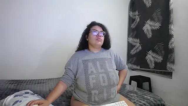 mabigomez00 online show from June 20, 9:14 am