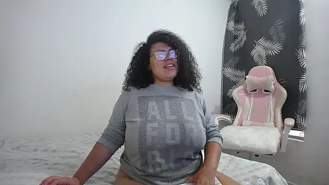 mabigomez00 online show from March 1, 11:17 am