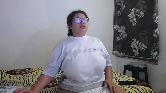 mabigomez00 online show from July 25, 9:17 am