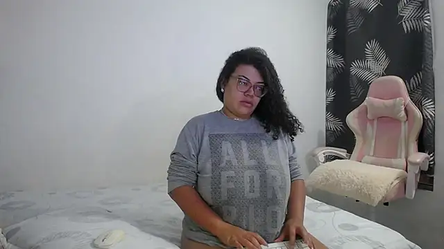 mabigomez00 online show from January 17, 9:24 am