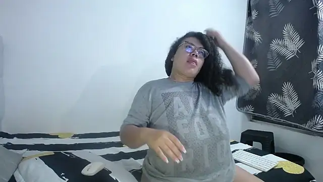 mabigomez00 online show from March 24, 9:20 am