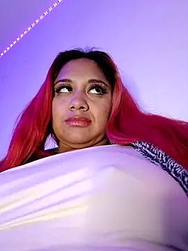 Snapshot of PokeGirld chatting on December 13, 9:32 pm PokeGirld online show from December 13, 9:32 pm