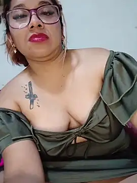 Snapshot of PokeGirld chatting on March 1, 6:57 am PokeGirld online show from March 1, 6:57 am