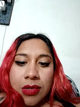 Snapshot of PokeGirld chatting on January 13, 5:33 am PokeGirld online show from January 13, 5:33 am