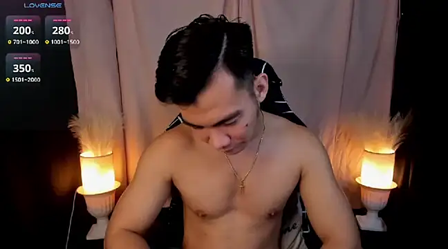 Snapshot of 000batman000 chatting on January 29, 1:16 am 000batman000 online show from January 29, 1:16 am