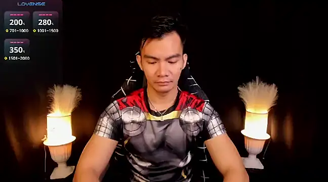 Snapshot of 000batman000 chatting on February 26, 1:36 am 000batman000 online show from February 26, 1:36 am