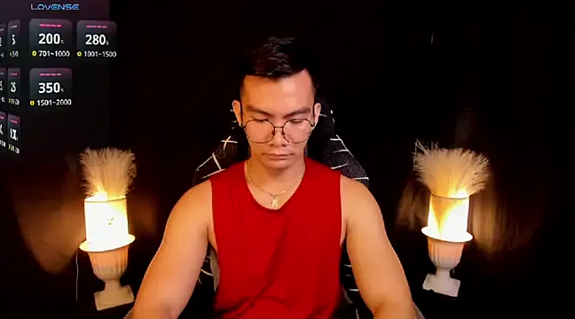 Snapshot of 000batman000 chatting on February 25, 1:41 am 000batman000 online show from February 25, 1:41 am