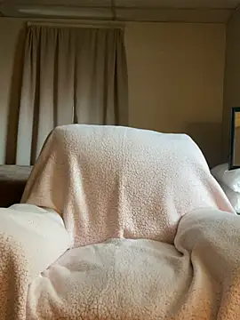 Snapshot of RileyDix chatting on June 6, 11:04 am RileyDix online show from June 6, 11:04 am