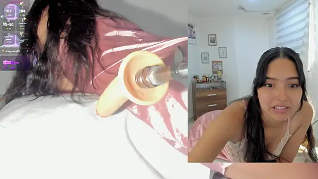 sofi velez online show from November 10, 5:07 pm