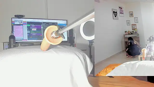 sofi velez online show from November 14, 6:33 pm