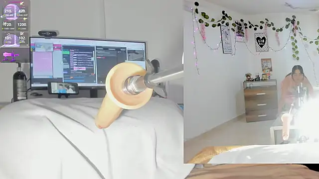 sofi velez online show from November 22, 5:23 pm