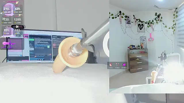 sofi velez online show from November 30, 5:03 pm