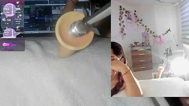 sofi velez online show from December 5, 5:00 pm