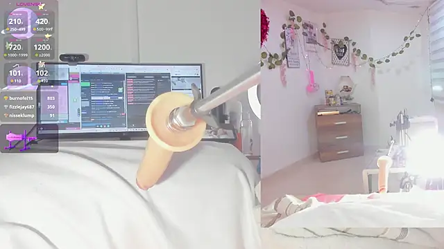 sofi velez online show from December 13, 8:04 pm