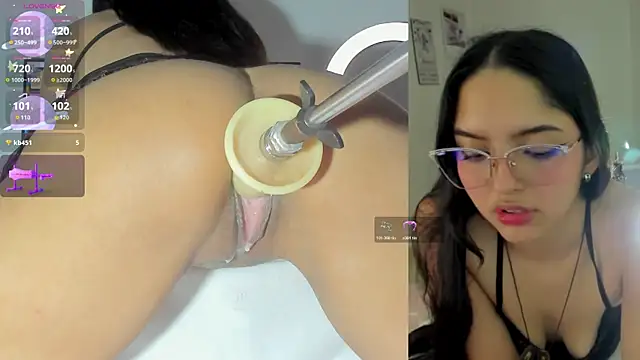 sofi velez online show from April 15, 7:58 pm