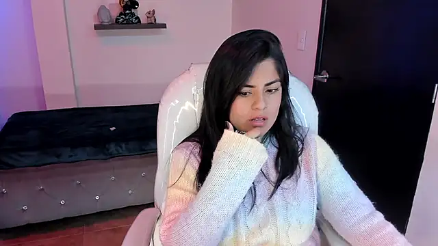 Snapshot of Catalinaa_martinez chatting on February 26, 12:20 am Catalinaa martinez online show from February 26, 12:20 am