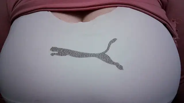 Snapshot of AnnyelinnaLove chatting on December 18, 2:16 am AnnyelinnaLove online show from December 18, 2:16 am