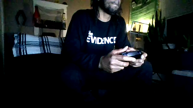 Snapshot of PrettyboyRed chatting on October 24, 2:43 am PrettyboyRed online show from October 24, 2:43 am