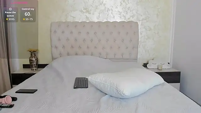 BiancaCruzzz online show from October 28, 6:51 pm