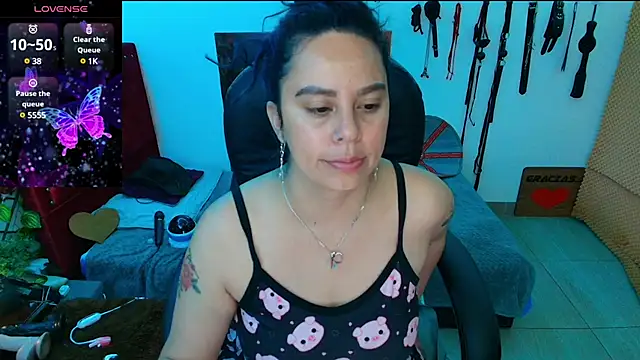 elektra 32 online show from March 18, 1:23 pm