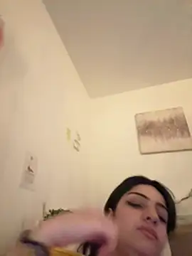 Prettylilgirll online show from July 2, 10:05 pm