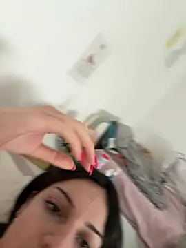 Prettylilgirll online show from May 23, 3:44 pm